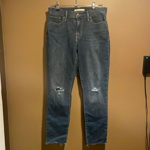 New Slimming Skinny ripped knee Levi’s
